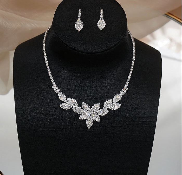 Flower Necklace Set