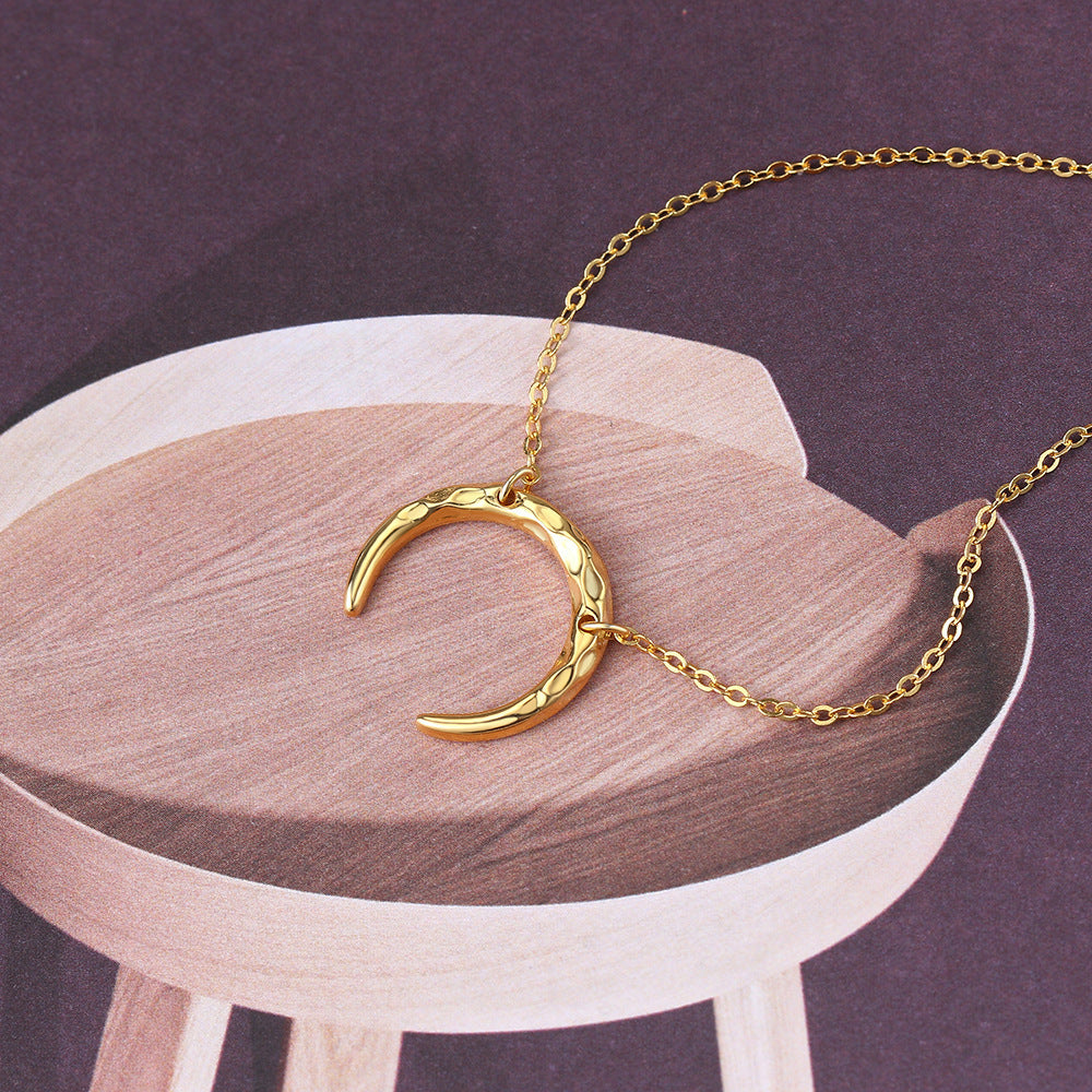 Simple crescent pendant necklace