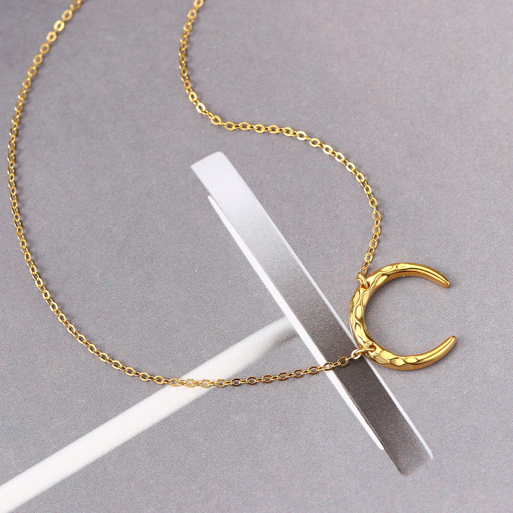 Simple crescent pendant necklace