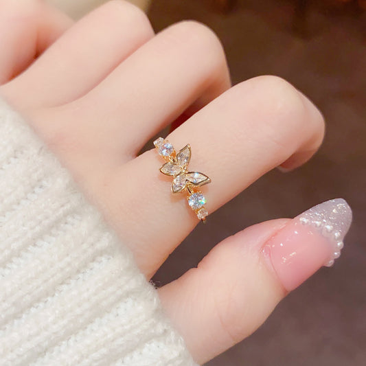 Sweet And Diamond Mounted Butterfly Niche Design Ring